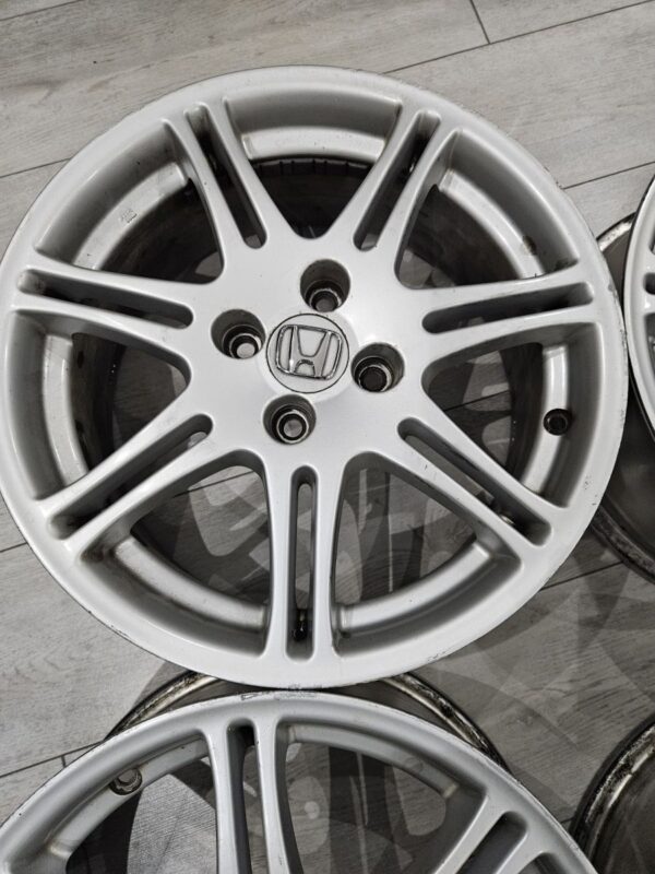 type r jant